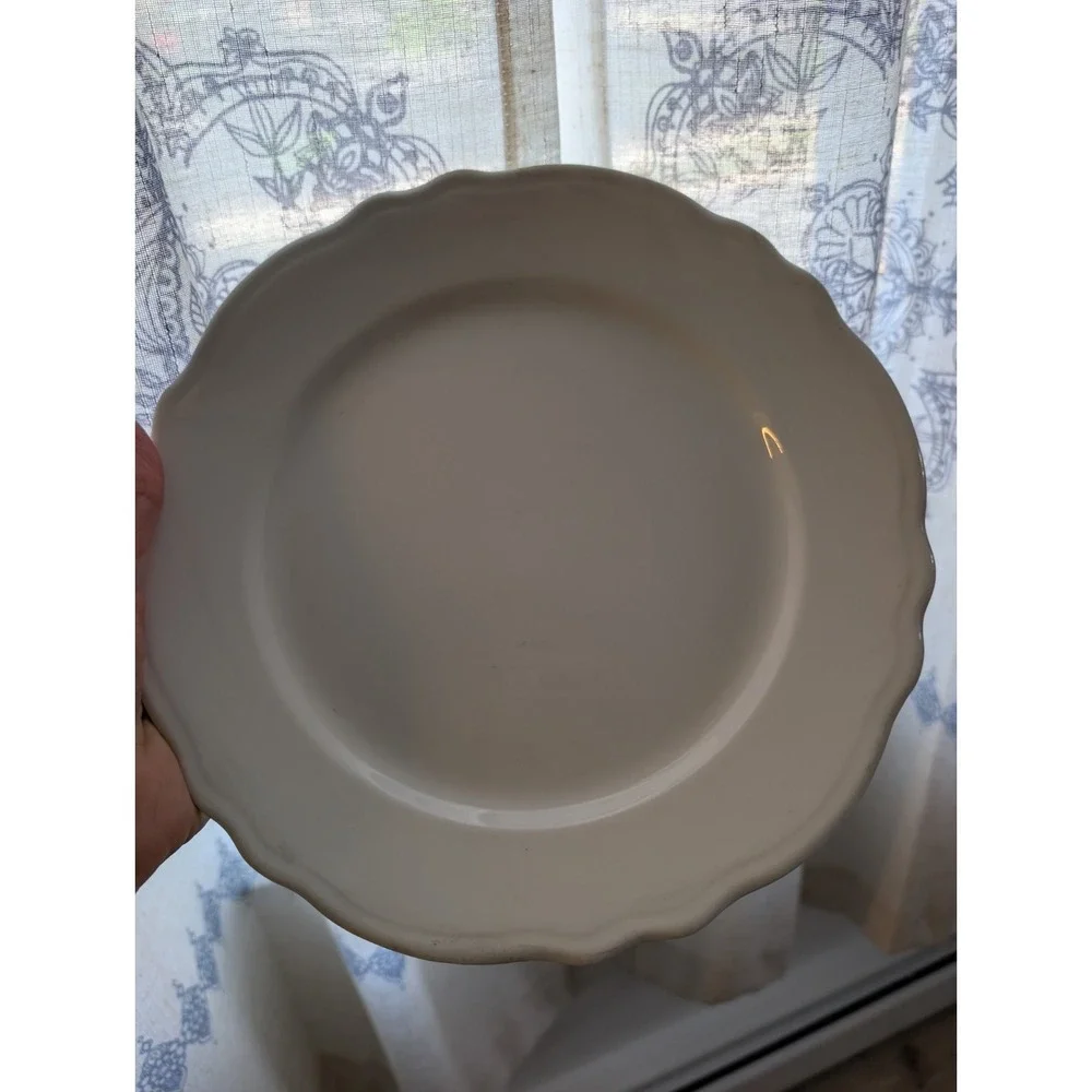 Homer Laughlin Best China Whiteish Scalloped Plate 9.5